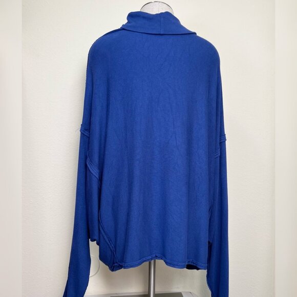 WE THE FREE Oversized Blue Long Sleeve Cowl Neck Dolman Sleeve Knit Top Large - Picture 5 of 7